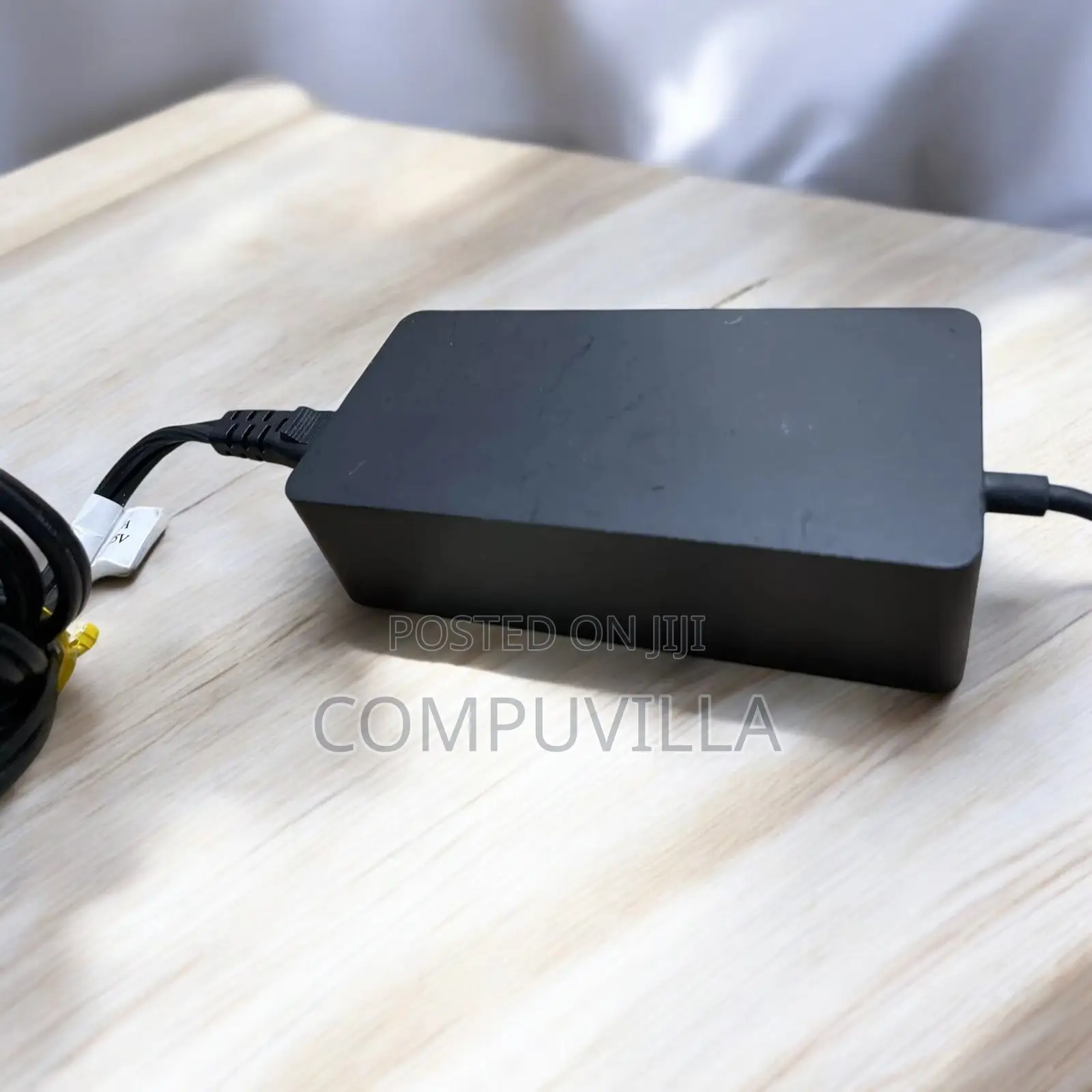 Microsoft Surface Adapter