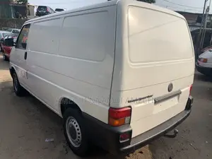 Volkswagen Transporter 2004 White
