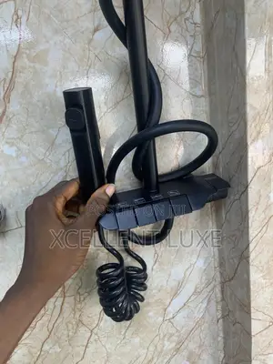 Black Piano Shower