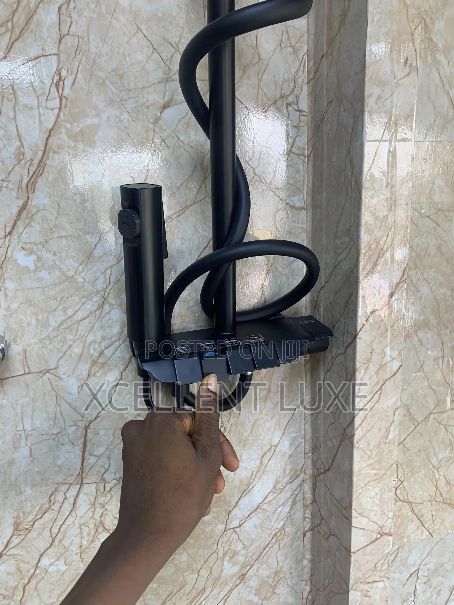 Black Piano Shower