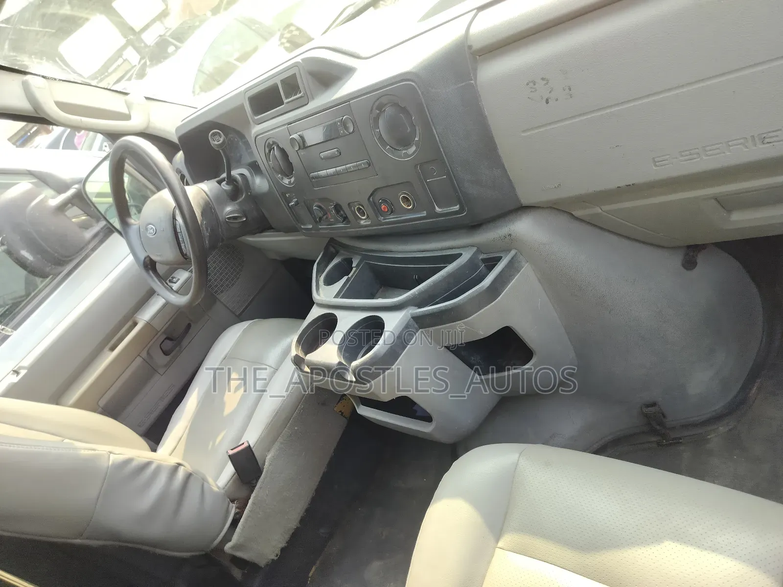 Ford E250 2010 Green