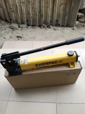 Enerpac P-392 Lightweight 2 Speed Hydraulic Hand Pump.