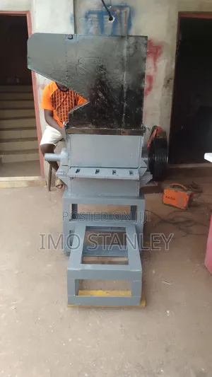 Pet/ Plastic Crushing Machine
