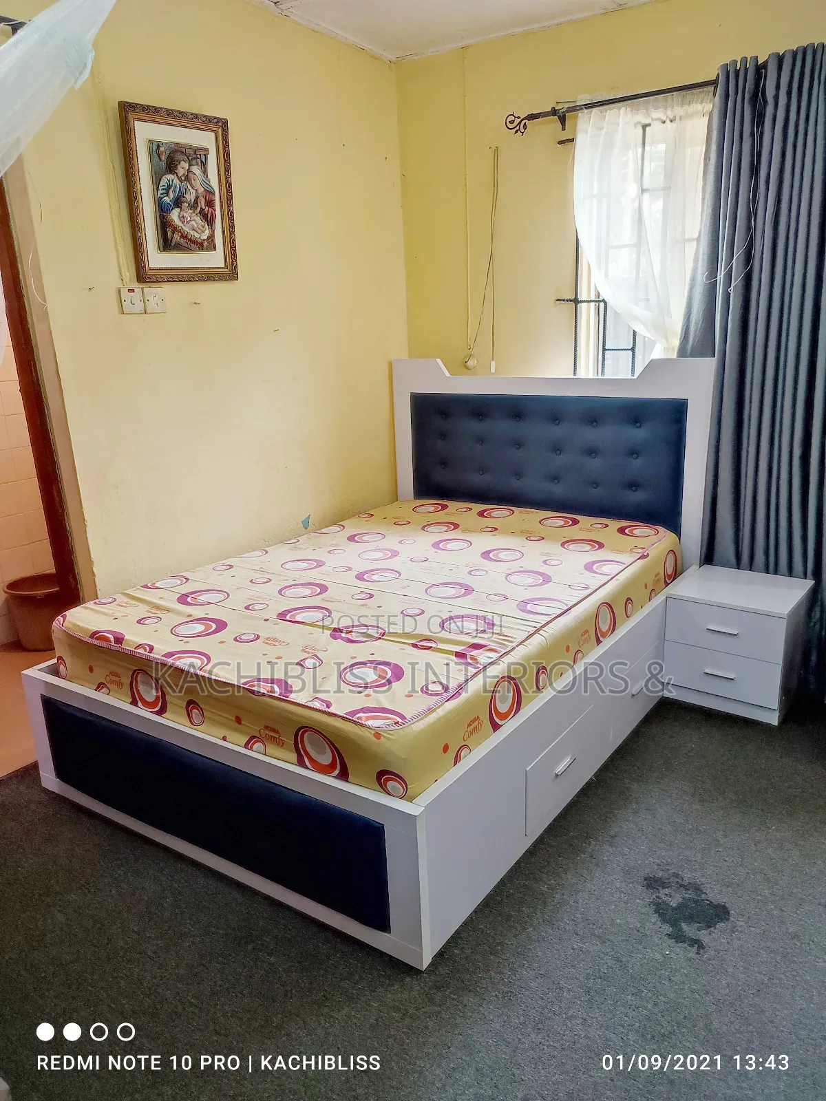 Exclusive 4.5 by 6ft Modern Bedframe
