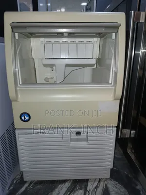 24 Cubes Commercial Ice Maker.