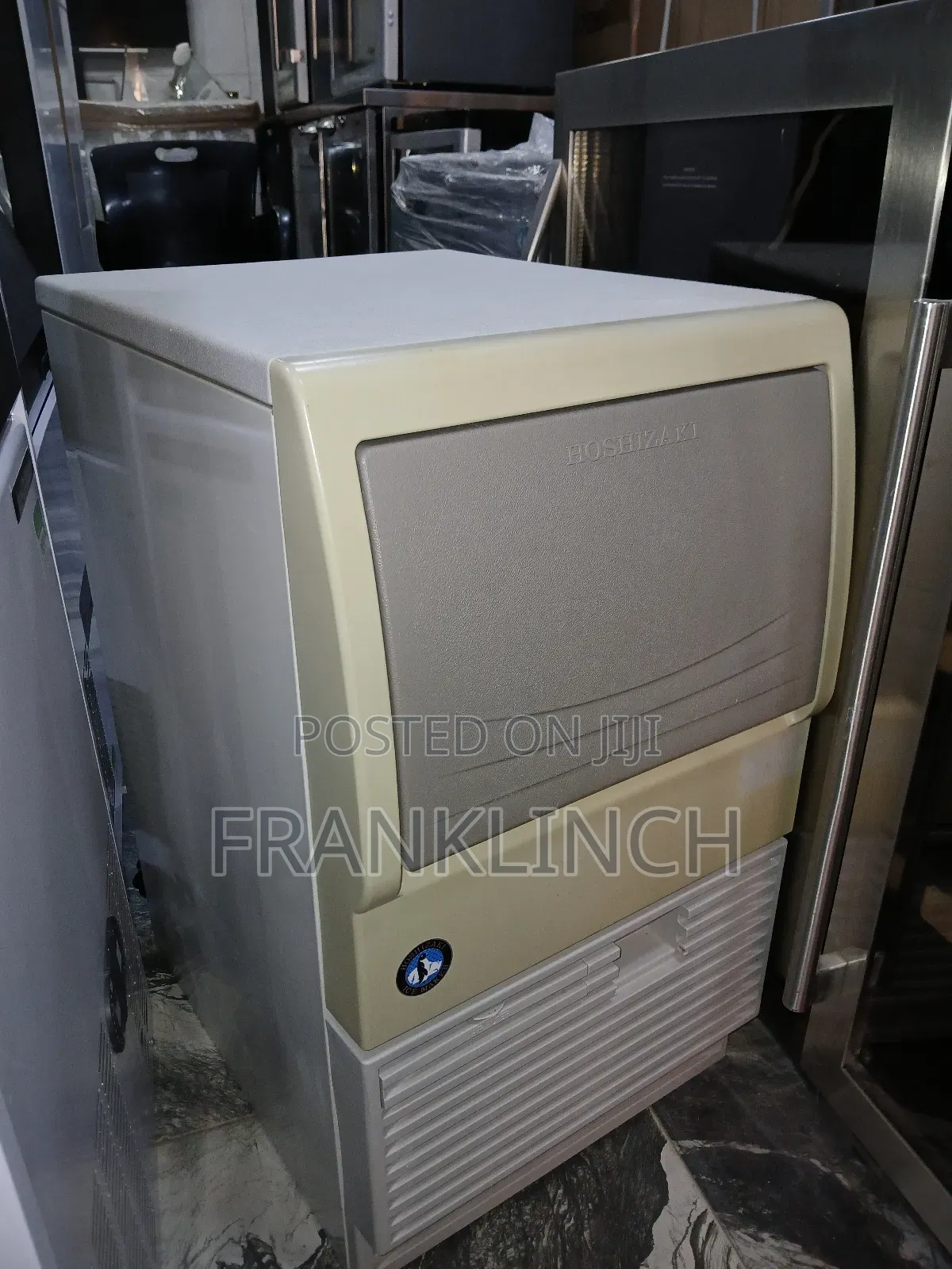 24 Cubes Commercial Ice Maker.