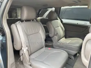 Toyota Sienna XLE Limited FWD 2009 Beige