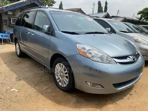 Toyota Sienna XLE Limited FWD 2009 Beige