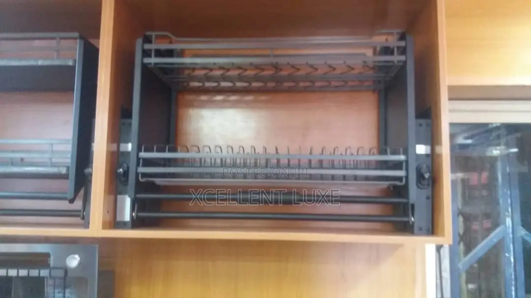 Pull Out Plates Rack