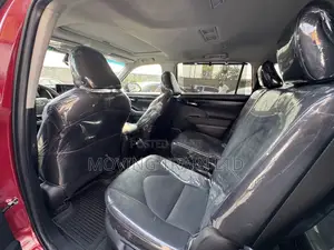 Toyota Highlander XLE 2022 Burgundy