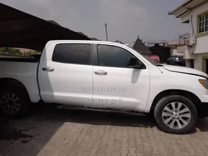 Toyota Tundra 2012 White