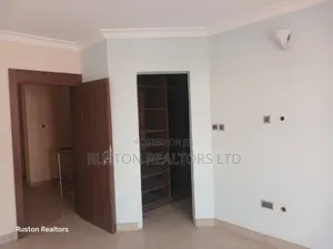 5bdrm Duplex In Agodi For Sale