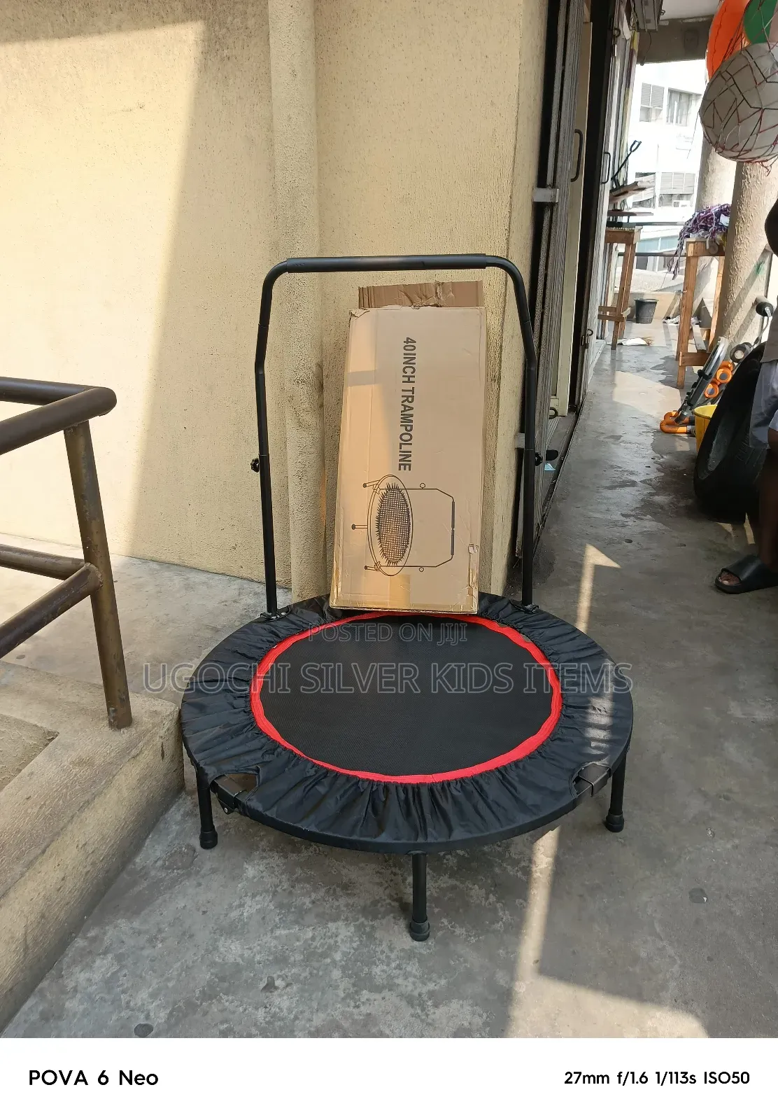 Bouncing Trampoline With Strong Curve Handle