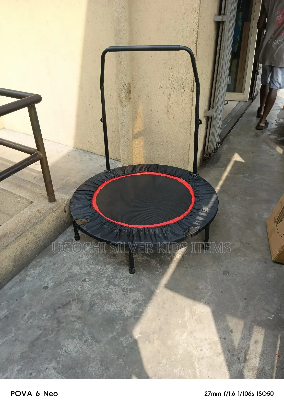 Bouncing Trampoline With Strong Curve Handle