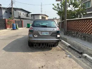 Photo - Toyota Matrix 2004 Gray