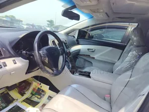 Toyota Venza V6 2010 Silver