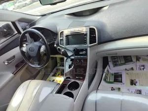 Toyota Venza V6 AWD 2011 Silver