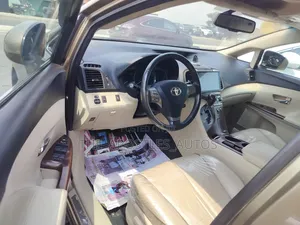 Toyota Venza V6 2012 Gold