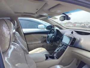 Toyota Venza V6 2012 Gold