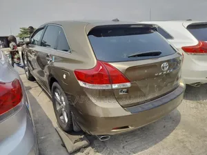 Toyota Venza V6 AWD 2012 Gold