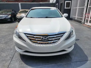 Hyundai Sonata Limited 2.0T w/17" Wheels (2.0L 4cyl 6A) 2011 White