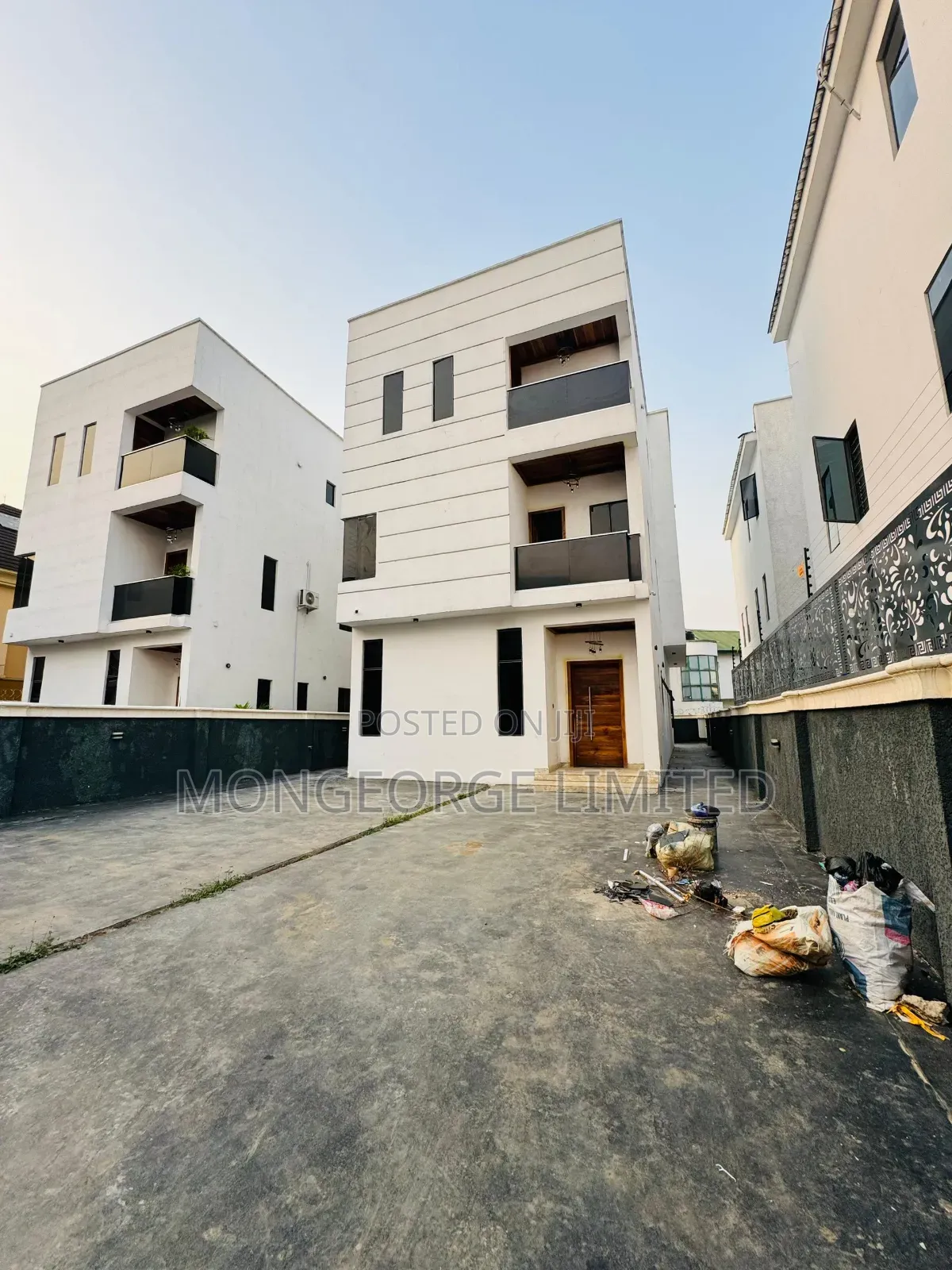 5bdrm Duplex in Ikeja for sale
