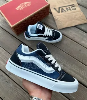 Knu-Skool Vans Sneakers
