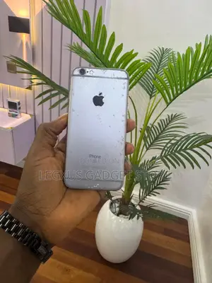 Apple iPhone 6s 16 GB Silver