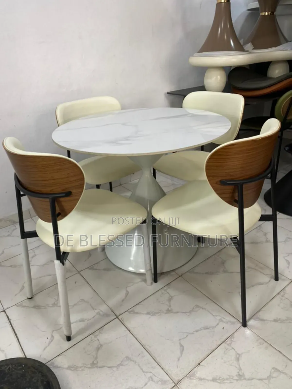Classy Dinning Table