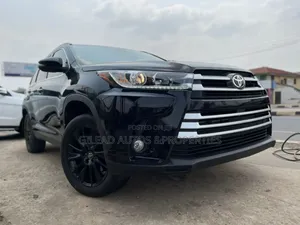 Toyota Highlander SE 2019 Black
