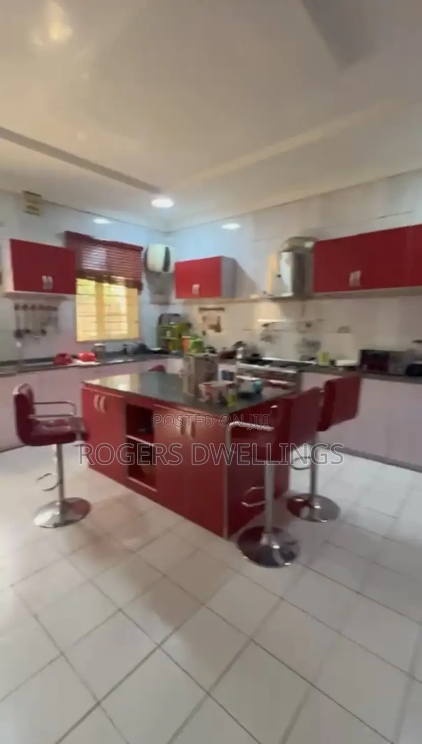 Furnished 5bdrm Duplex in (Close To Shoprite), Apo District for rent