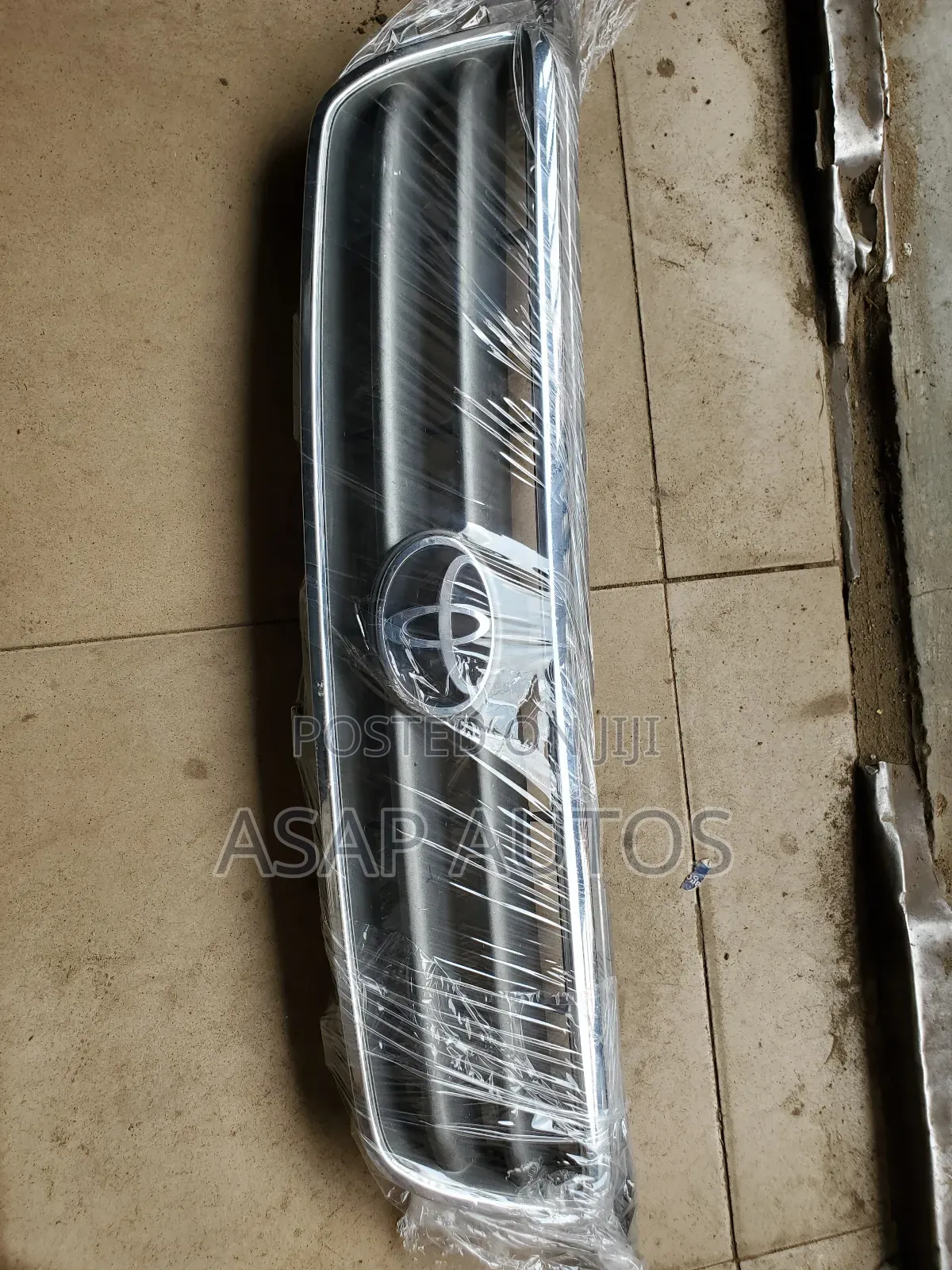 Front Grille Camry 2000