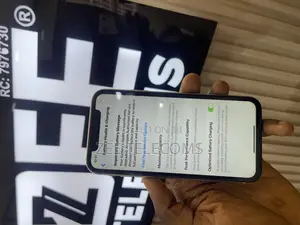 Apple iPhone XR 64 GB White