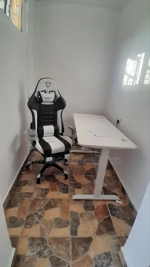 Executive Electric Adjustable Height Table With Chair