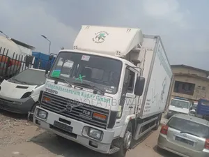 Volvo FL6 Cooling Truck