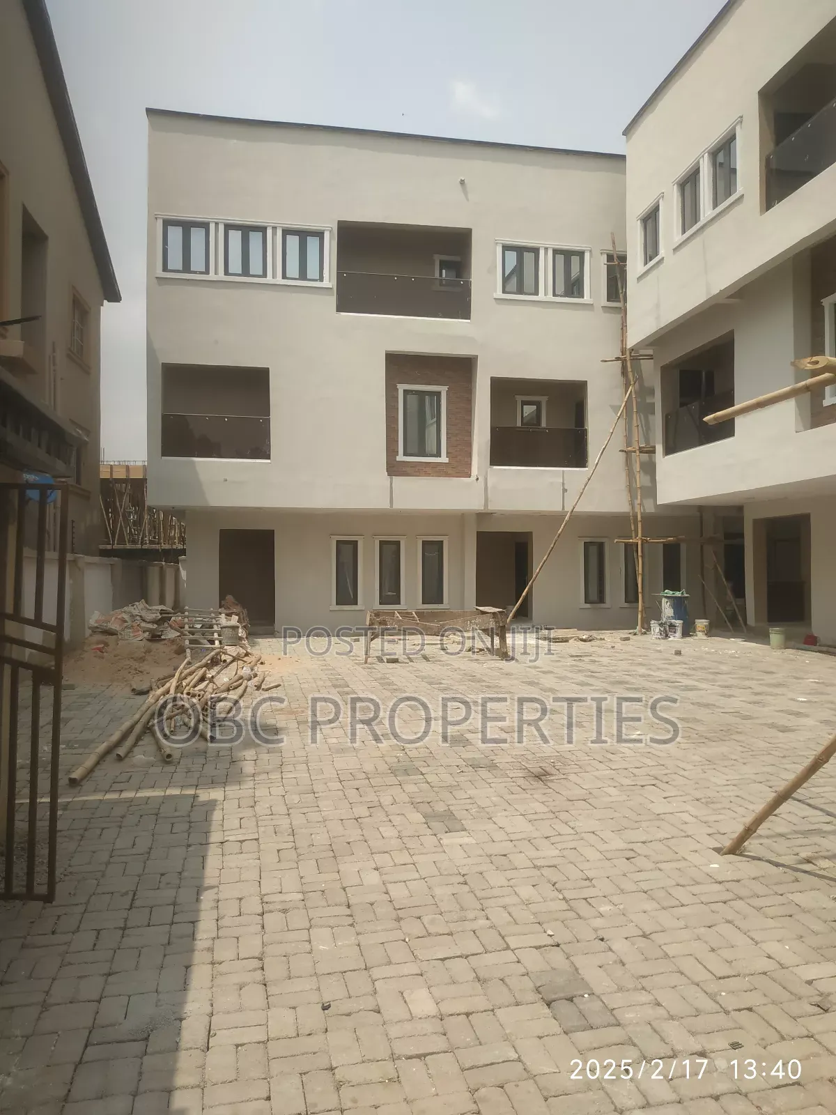 4 Bedrooms Semi Detached Duplex