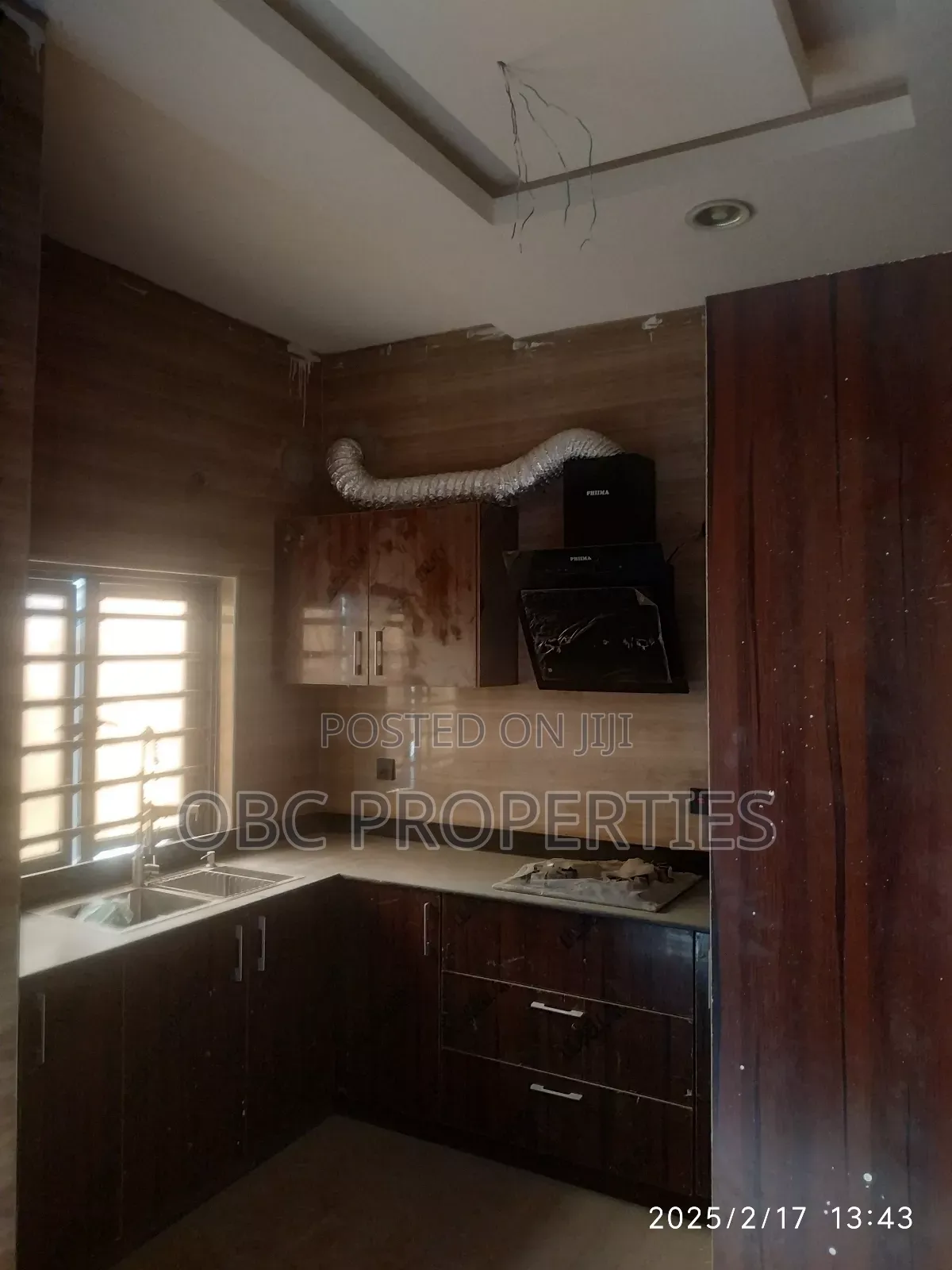 4 Bedrooms Semi Detached Duplex