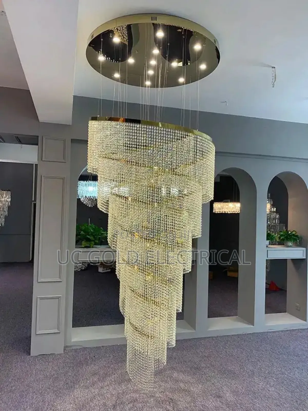 Luxurious Crystal Chandelier