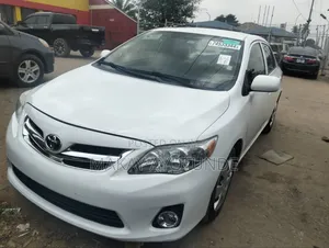 Toyota Corolla 2013 White