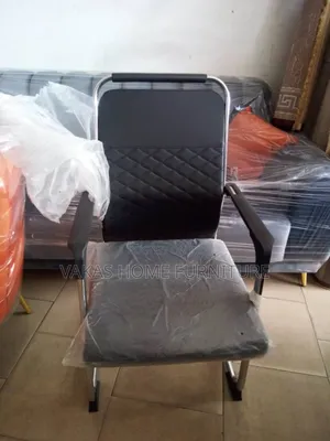 V88 Executive Office Chair