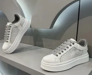 Photo - Quality Classic Sneakers Available in Sizes