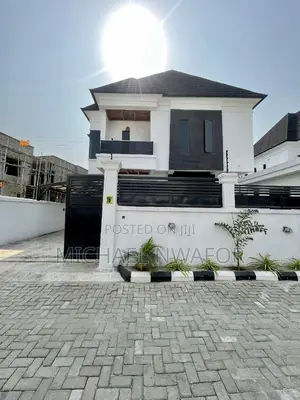 Furnished 5bdrm Duplex in Chevron for sale