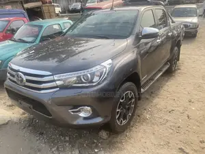 Toyota Hilux 2019 Gray