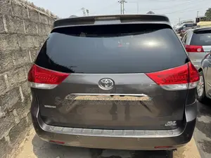 Toyota Sienna 2014 Gray