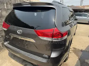 Toyota Sienna 2014 Gray