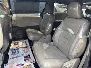 Toyota Sienna 2016 Black