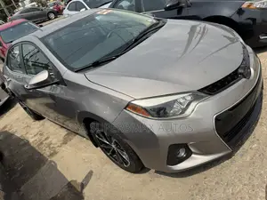 Toyota Corolla 2013 Brown