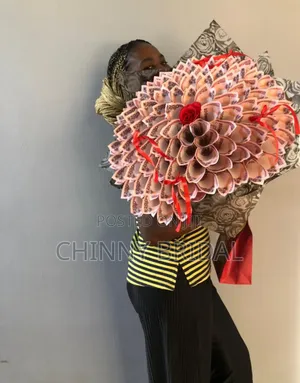 Arranging Money Bouquet