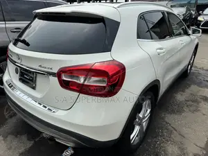 Mercedes-Benz GLA 250 2016 White