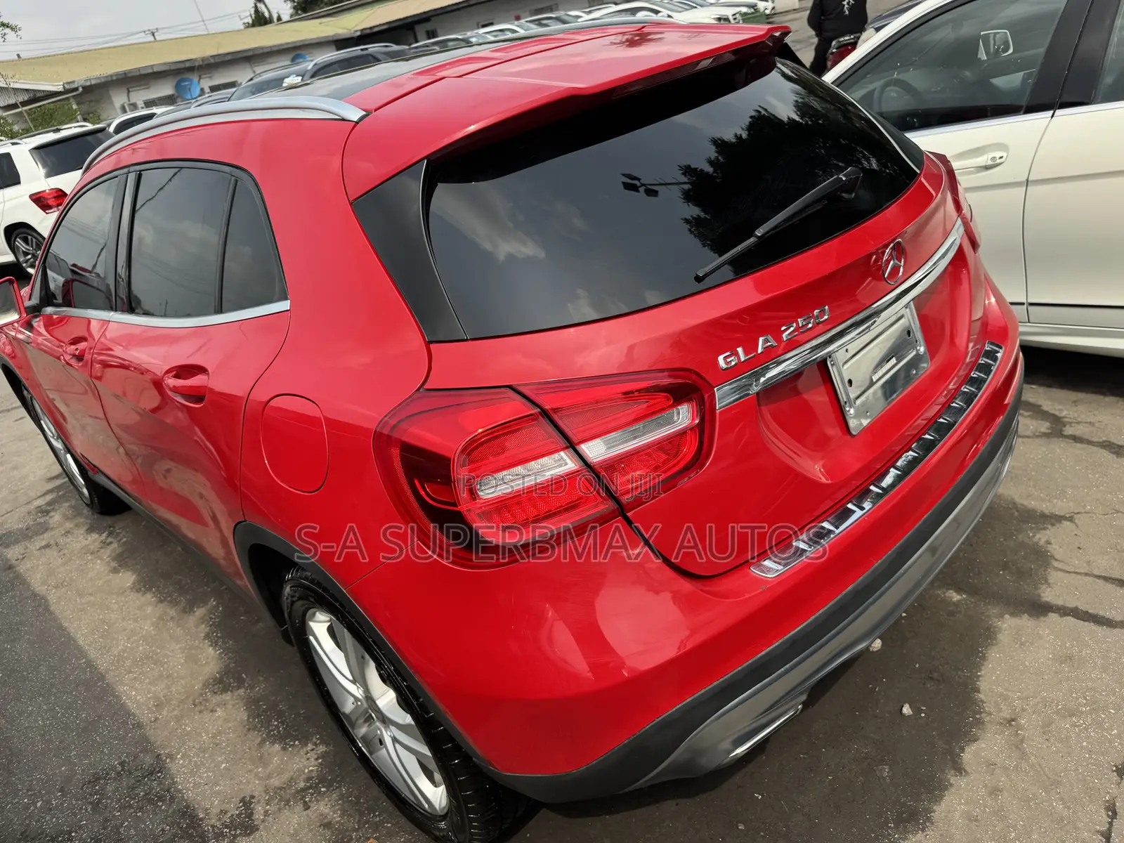 Mercedes-Benz GLA 250 2016 Red